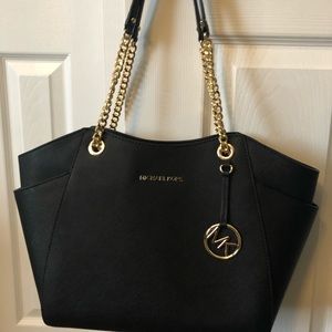 Michael Kors Jet Set Tote